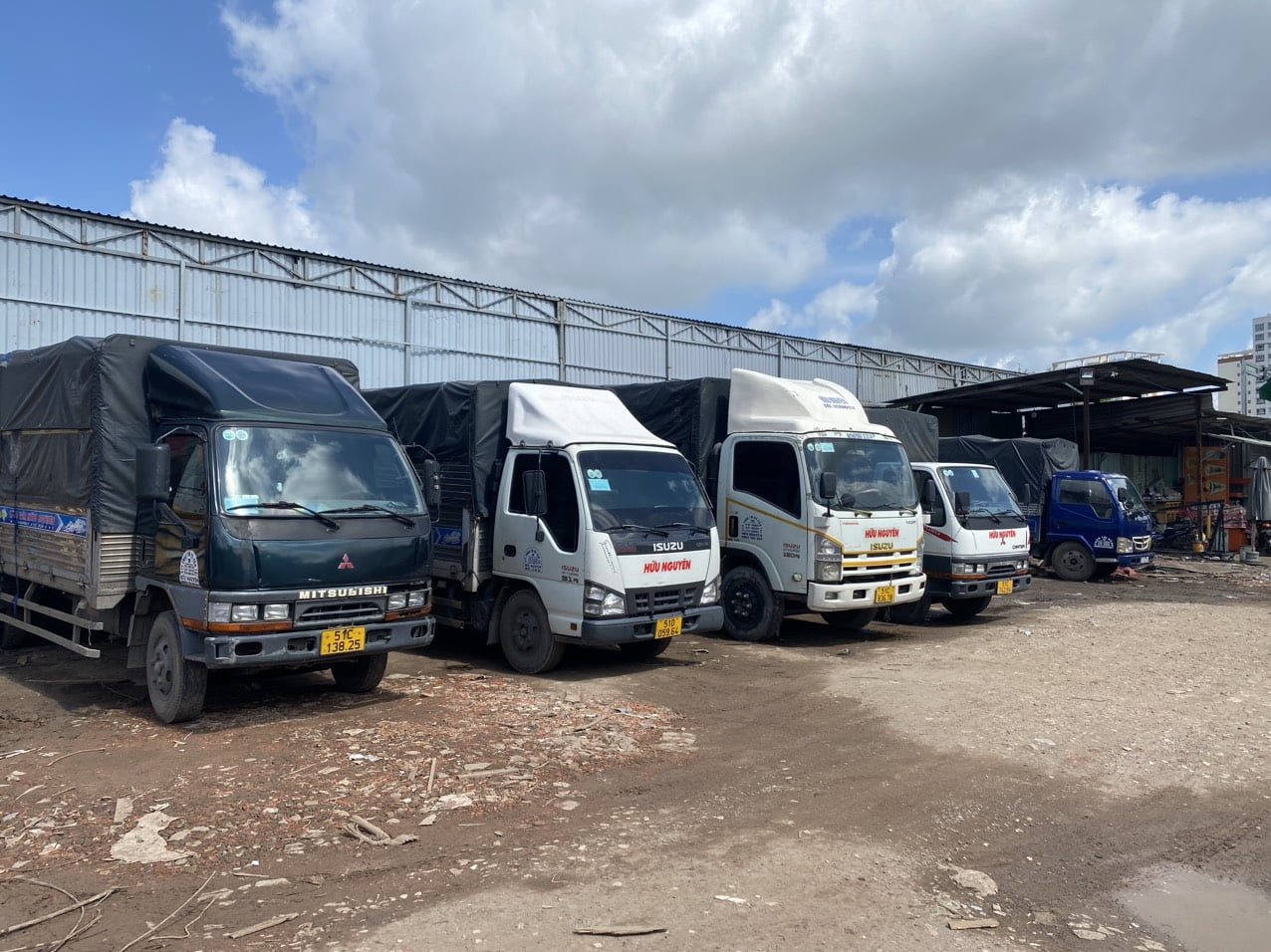 Dịch vụ chở hàng xe tải HCM tại Sài Gòn New