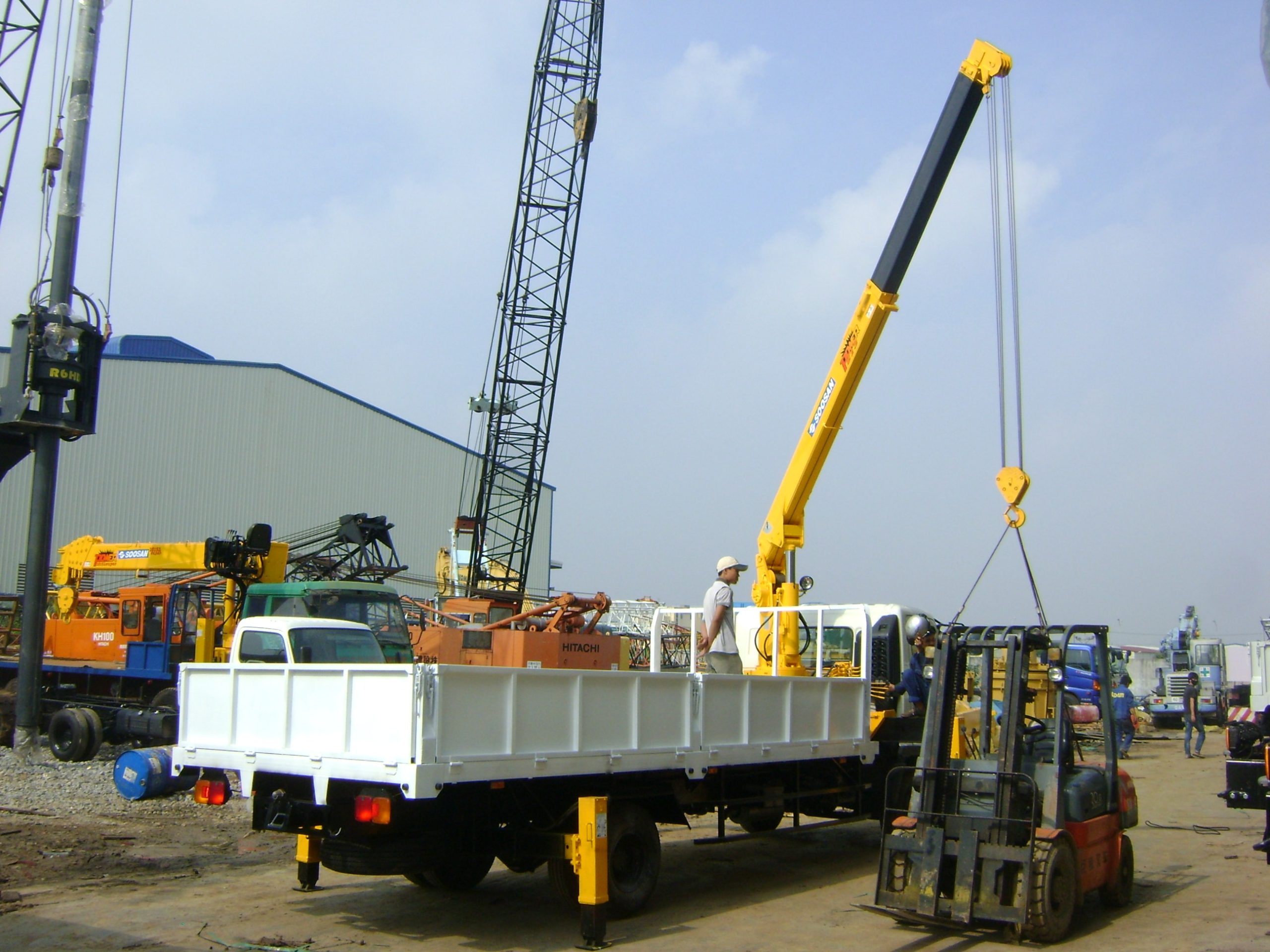 Thuê xe cẩu theo ca hoặc theo ngày thay vì thuê theo giờ