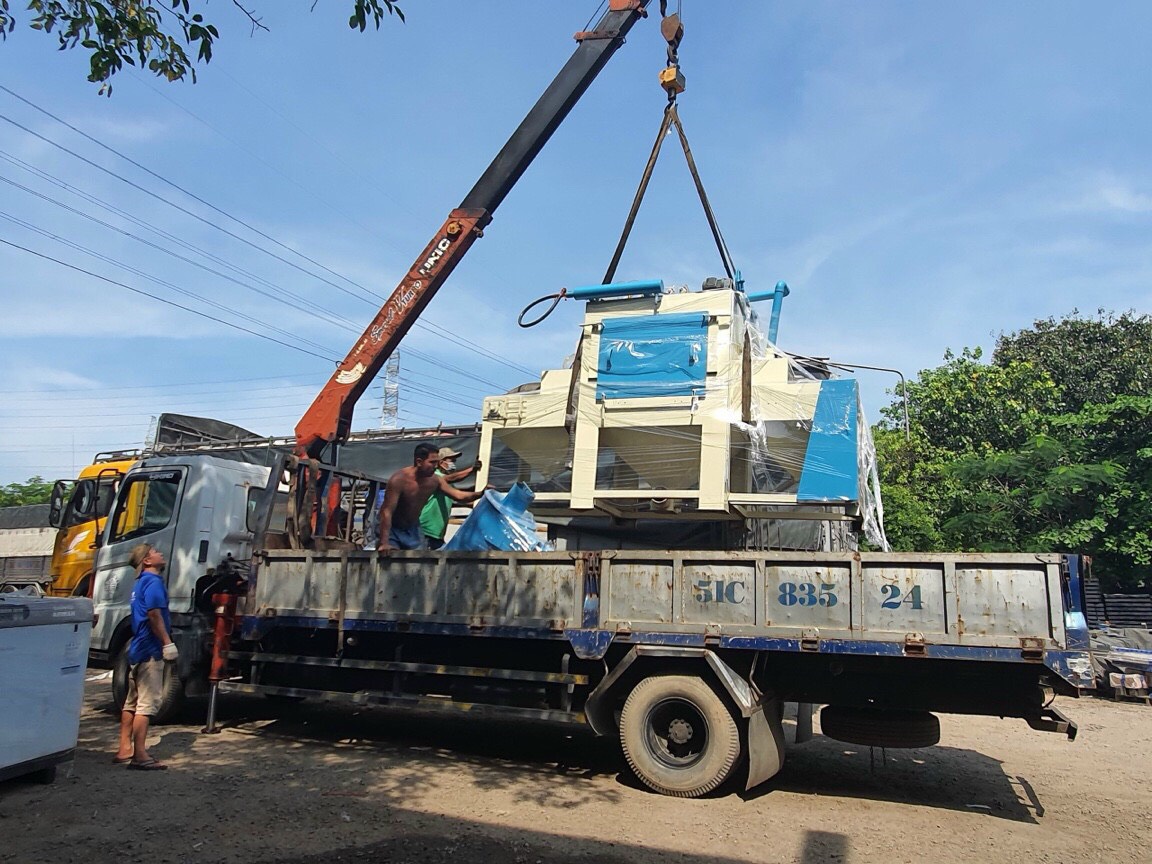 Xe Cẩu Vận Chuyển Máy Móc Phổ Biến Tại TPHCM