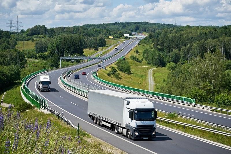 Lợi Ích Của Việc Thuê Xe Tải Cho Vận Tải Hàng Hóa Đường Dài