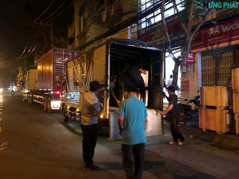 Kinh Nghiệm Thuê Xe Tải Chở Hàng Ban Đêm An Toàn